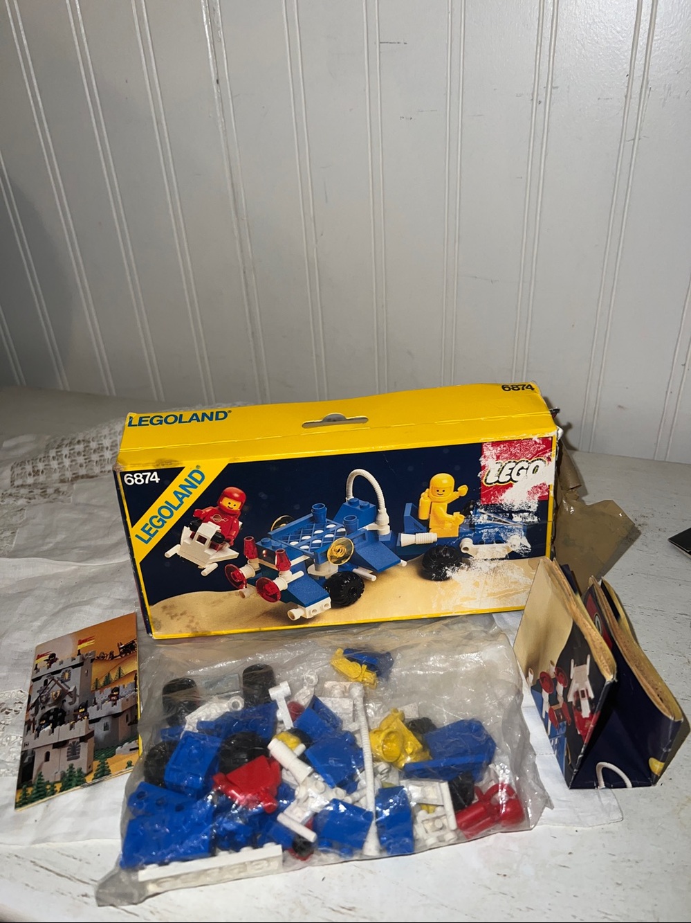 1986 Lego 6874 moonrover set box instructions